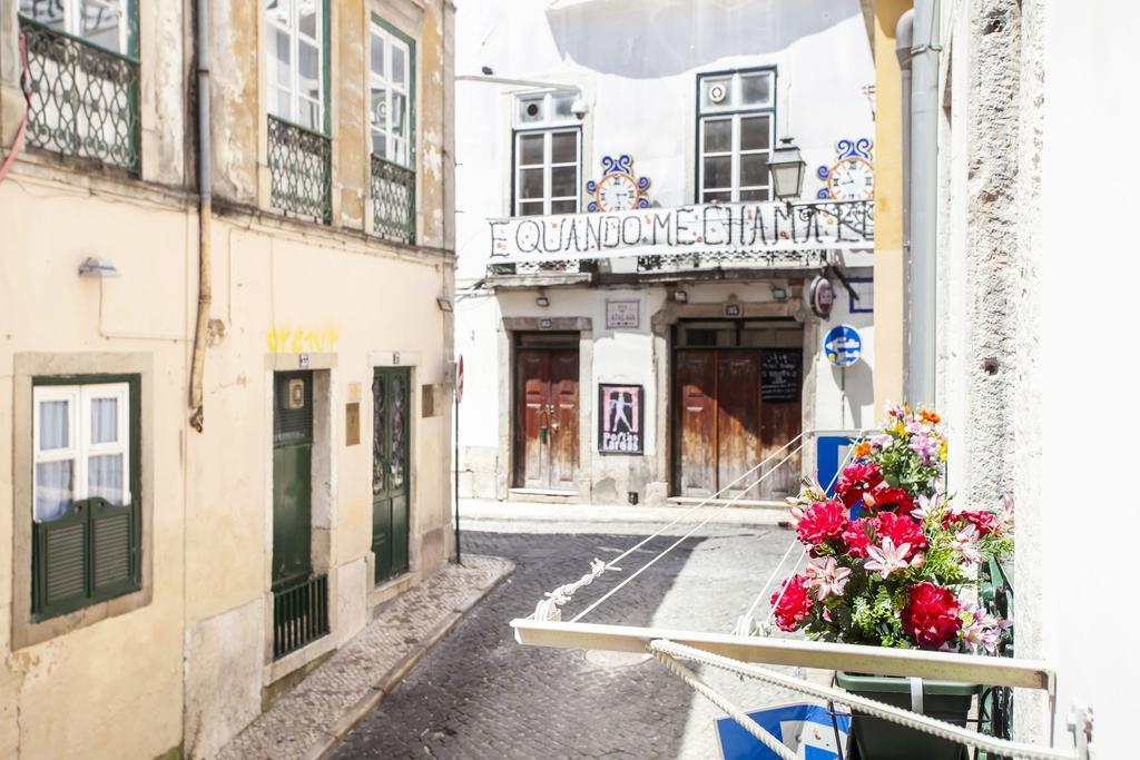 Typical Bairro Alto Apartment Lisbon Exterior photo