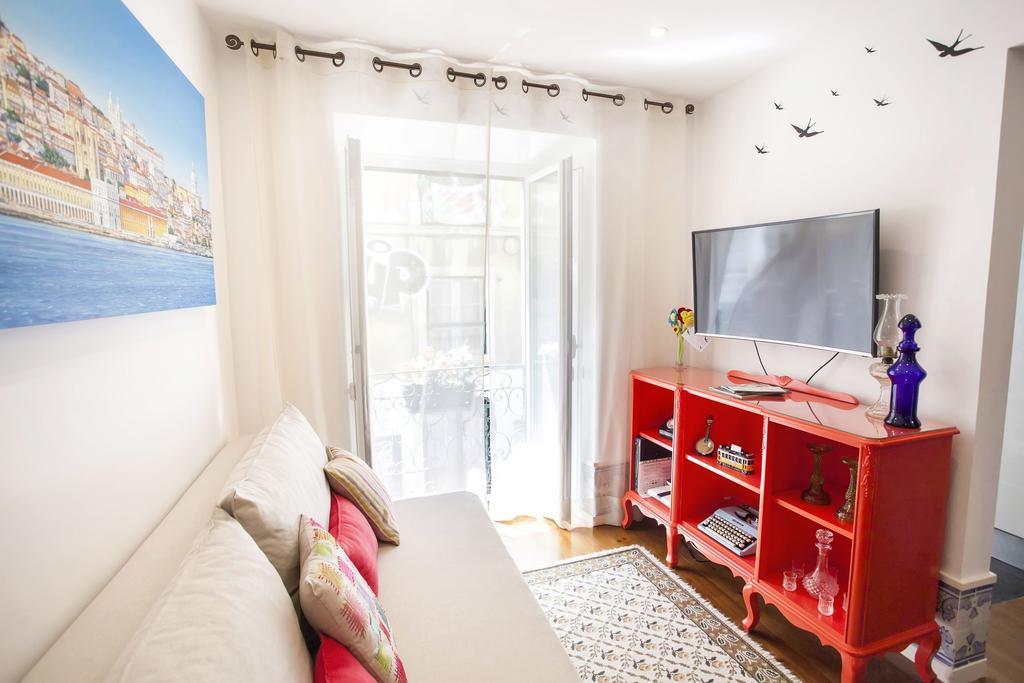 Typical Bairro Alto Apartment Lisbon Exterior photo