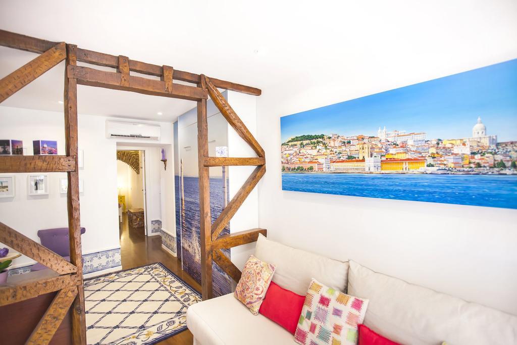 Typical Bairro Alto Apartment Lisbon Exterior photo