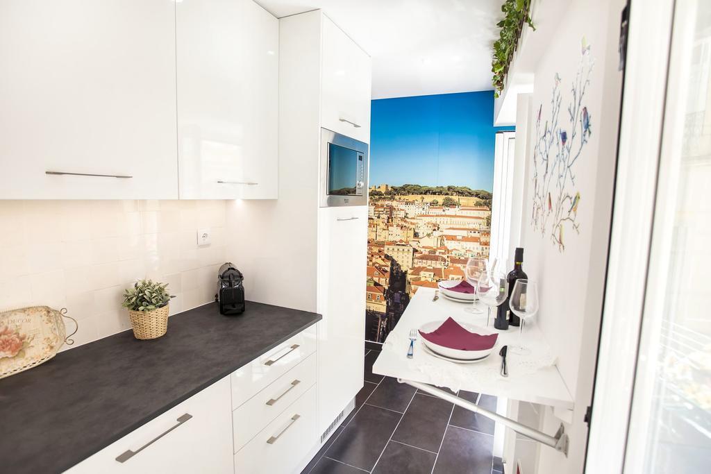 Typical Bairro Alto Apartment Lisbon Exterior photo