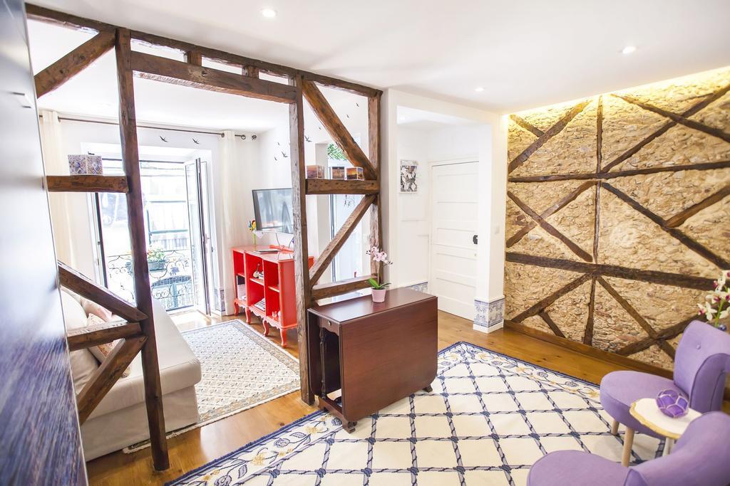 Typical Bairro Alto Apartment Lisbon Exterior photo