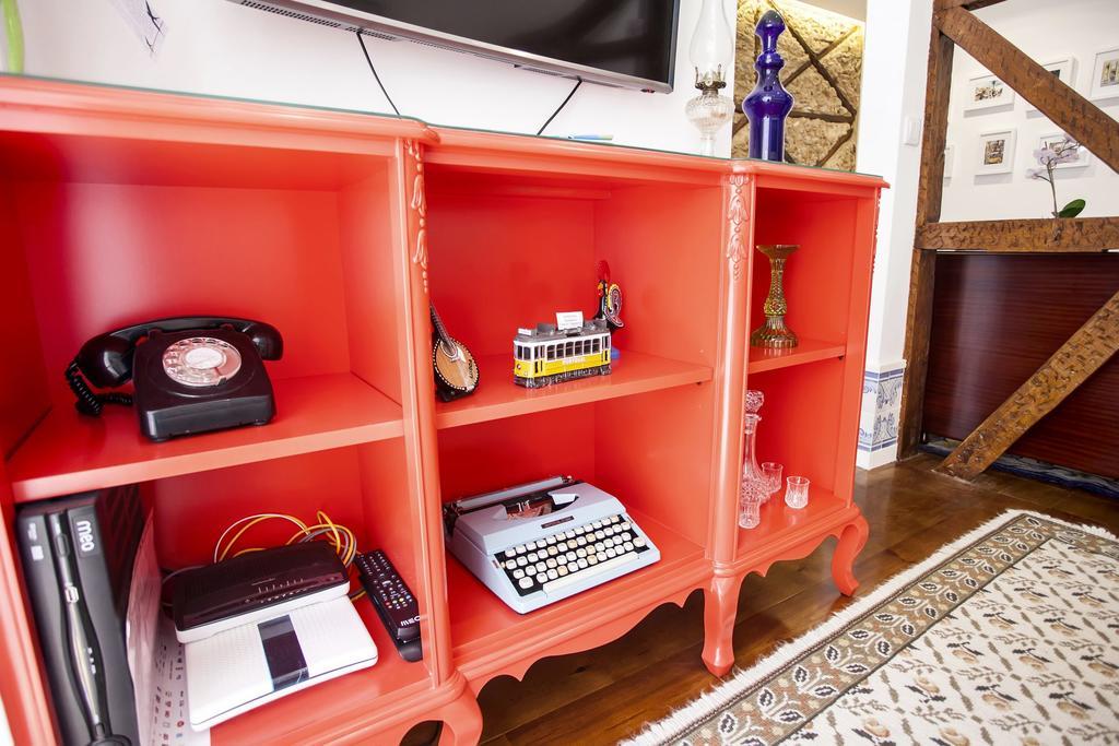 Typical Bairro Alto Apartment Lisbon Exterior photo